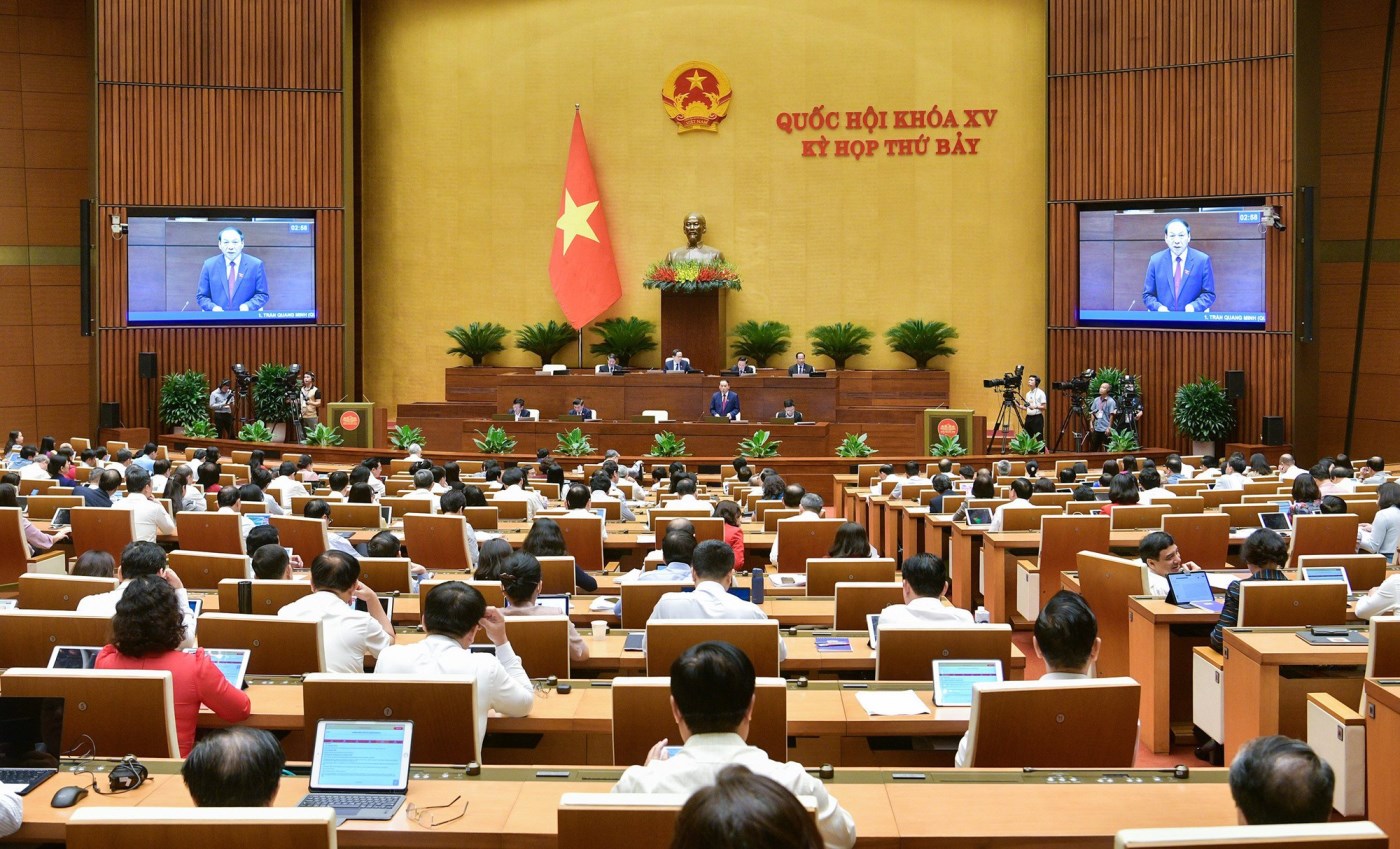 Toàn cảnh phiên chất vấn Bộ trưởng Bộ Văn hóa, Thể thao và Du lịch Nguyễn Văn Hùng tại Kỳ họp thứ 7 Quốc hội khóa XV